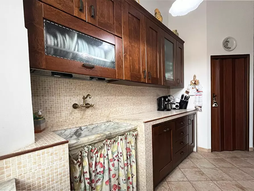 Immagine 13 di Appartamento in vendita  a Livorno