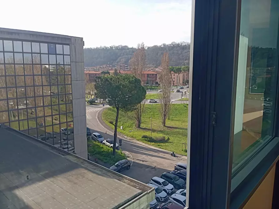 Immagine 2 di Ufficio in vendita  a Poggibonsi