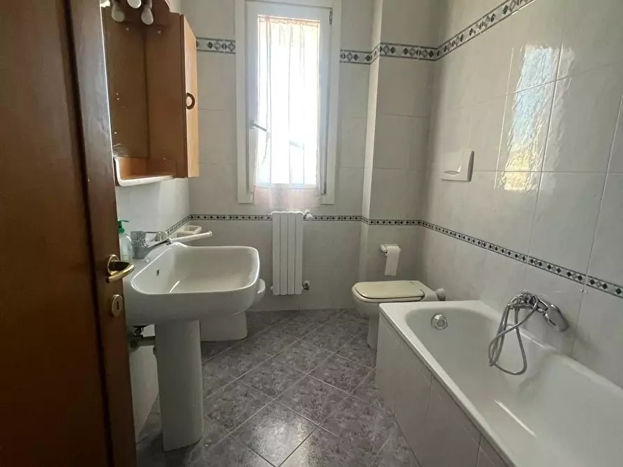 Immagine 10 di Appartamento in affitto  a Empoli