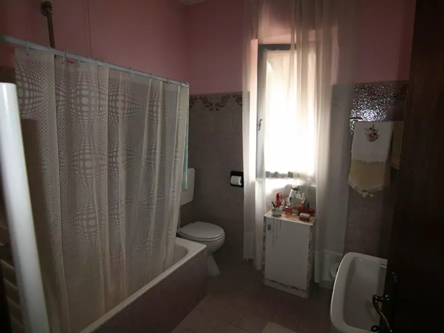 Immagine 11 di Casa semindipendente in vendita  a Massa