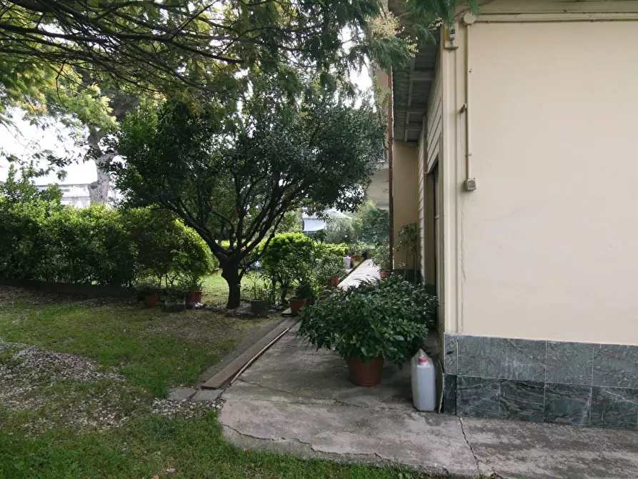 Immagine 6 di Casa semindipendente in vendita  a Massa