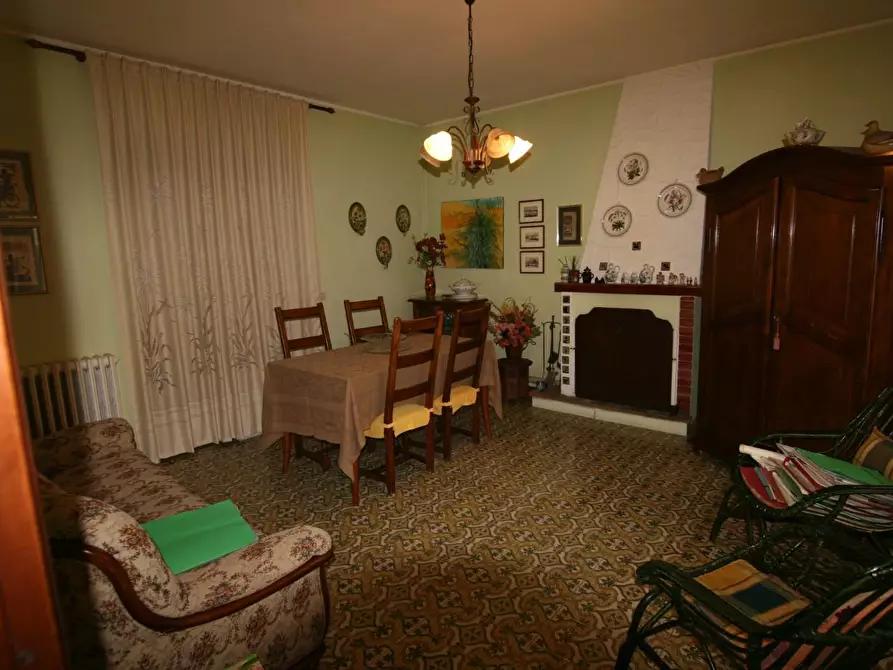 Immagine 8 di Casa semindipendente in vendita  a Massa