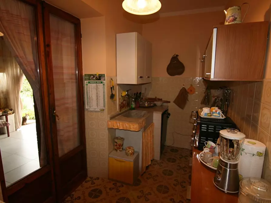 Immagine 7 di Casa semindipendente in vendita  a Massa