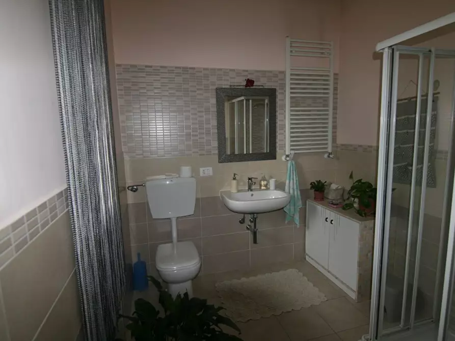 Immagine 5 di Casa semindipendente in vendita  a Massa