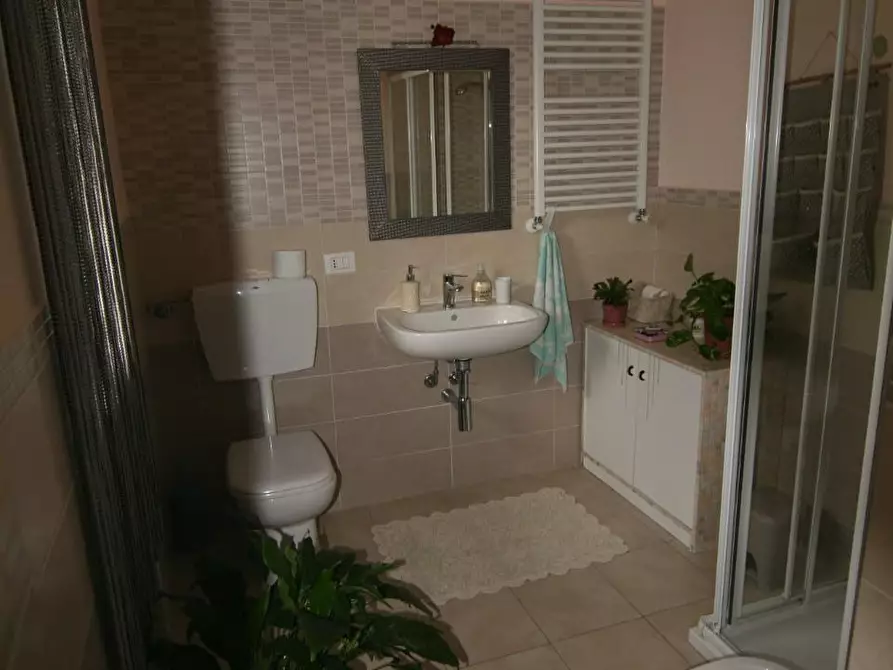 Immagine 4 di Casa semindipendente in vendita  a Massa