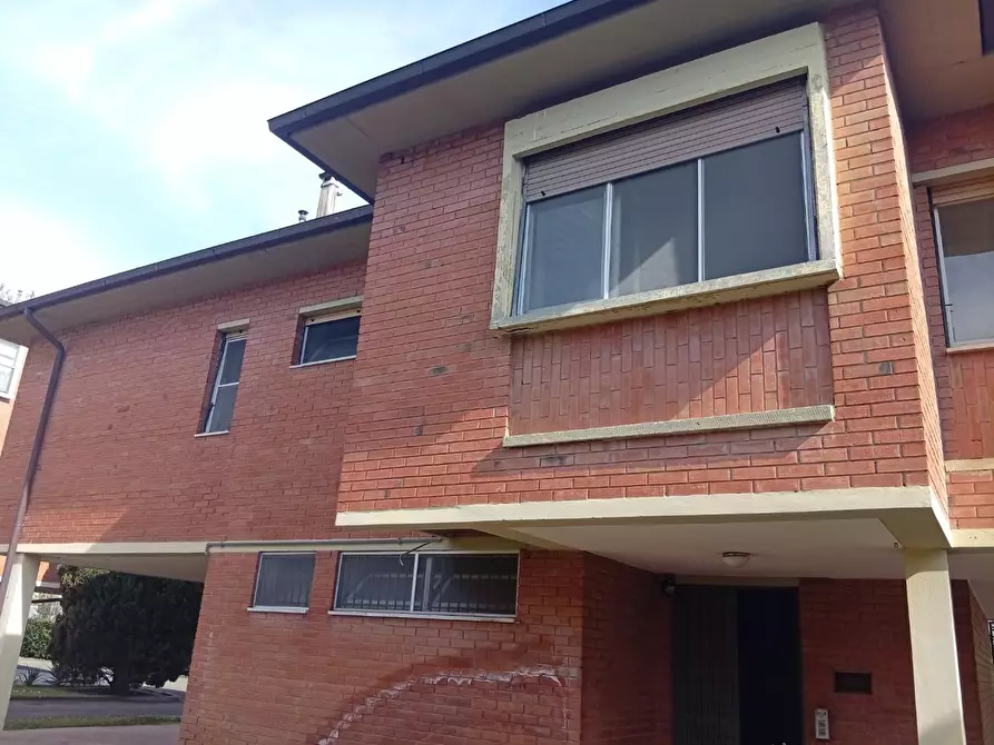 Immagine 12 di Casa indipendente in vendita  a Pisa