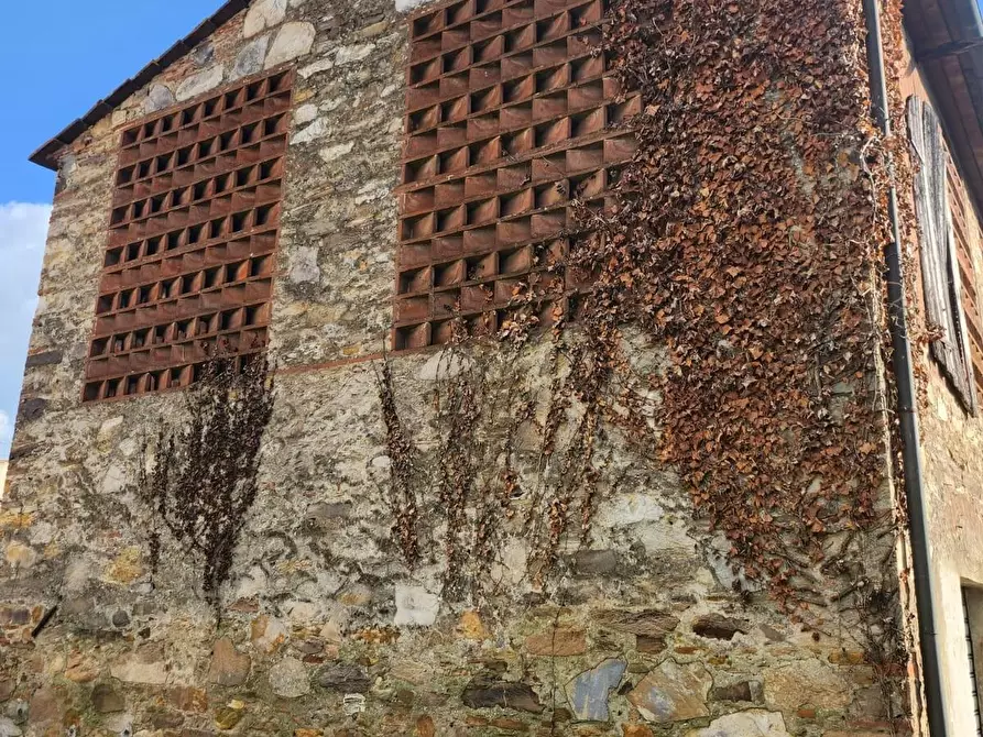 Immagine 14 di Deposito in vendita  a Capannori