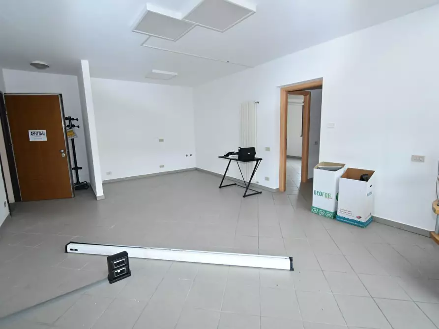 Immagine 5 di Ufficio in affitto  a Vecchiano