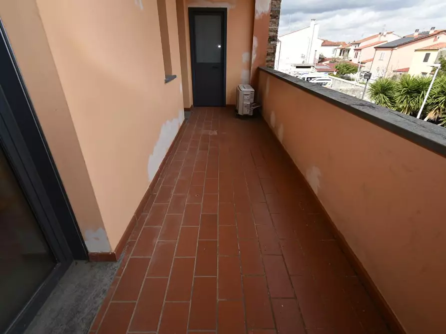 Immagine 20 di Ufficio in affitto  a Vecchiano