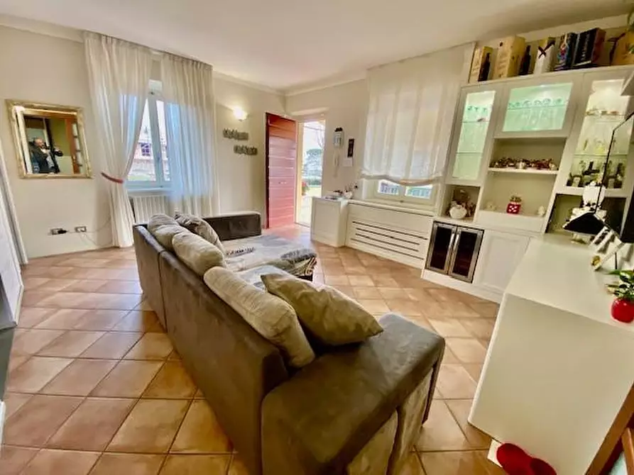 Immagine 4 di Mansarda in vendita  a Massa E Cozzile