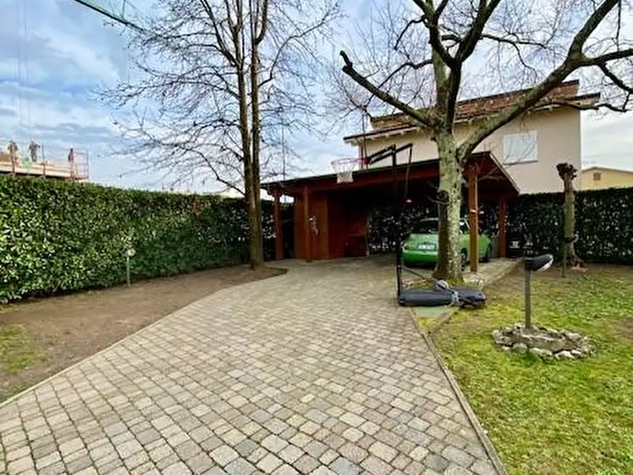 Immagine 42 di Mansarda in vendita  a Massa E Cozzile