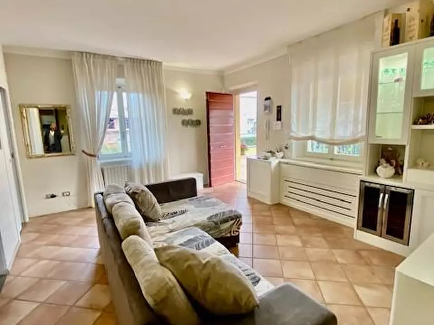 Immagine 27 di Mansarda in vendita  a Massa E Cozzile