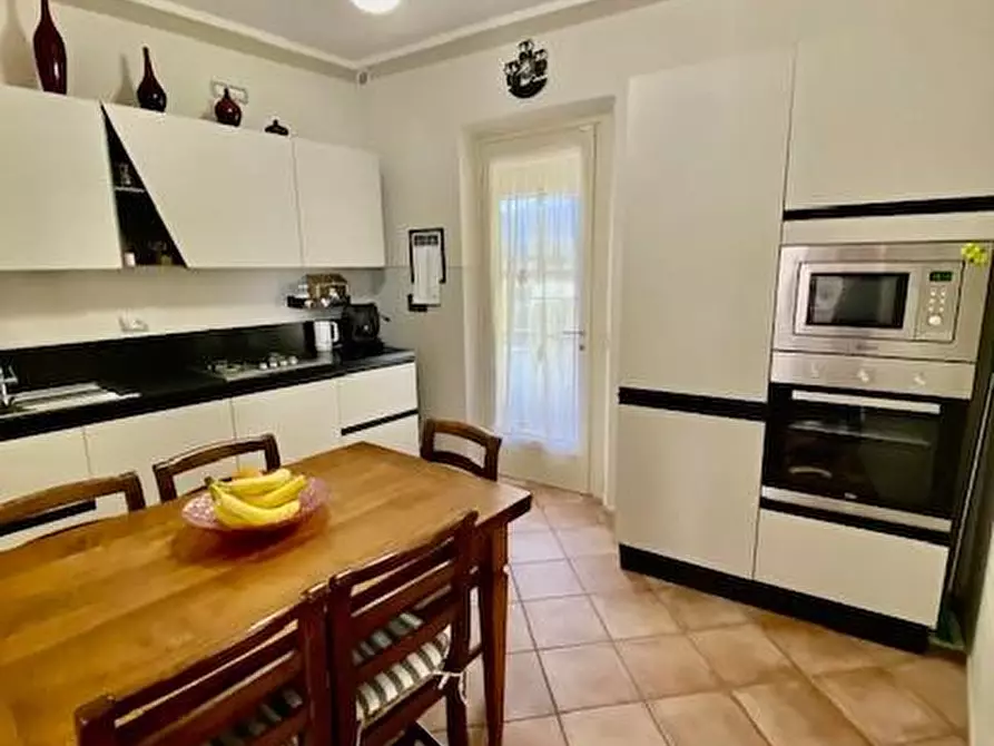 Immagine 15 di Mansarda in vendita  a Massa E Cozzile