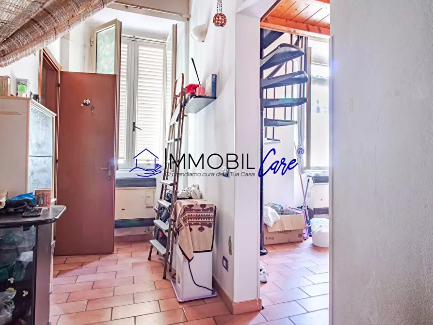 Immagine 11 di Appartamento in vendita  a Livorno