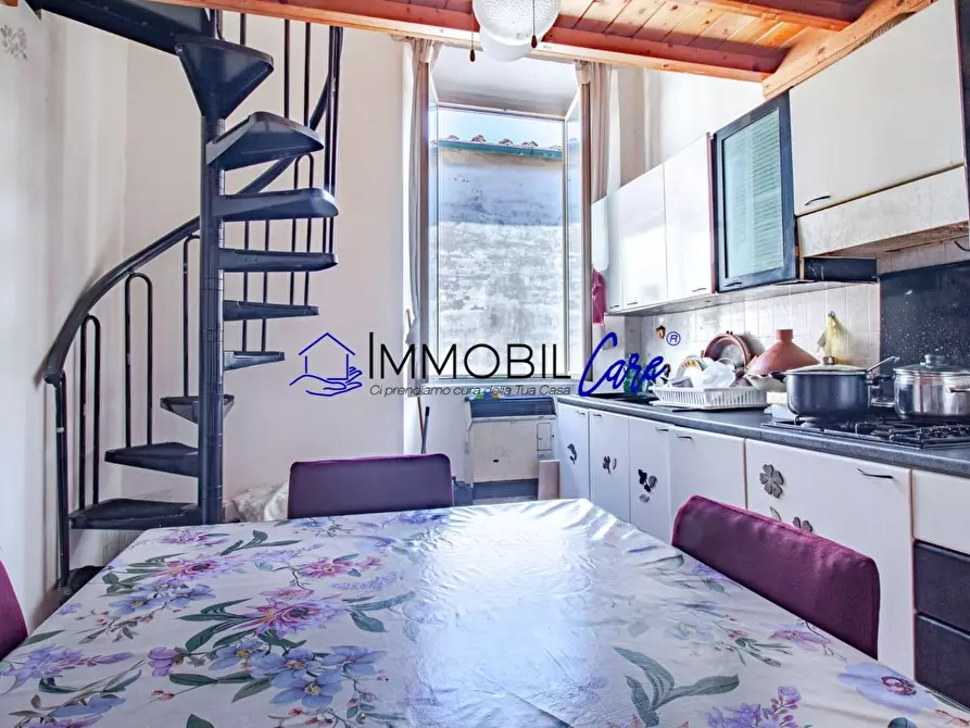 Immagine 5 di Appartamento in vendita  a Livorno