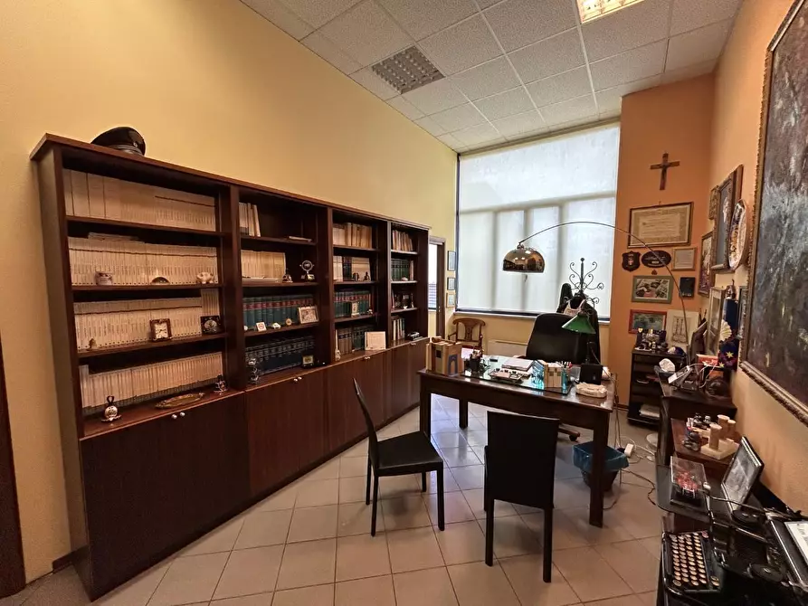 Immagine 16 di Appartamento in vendita  a Siena