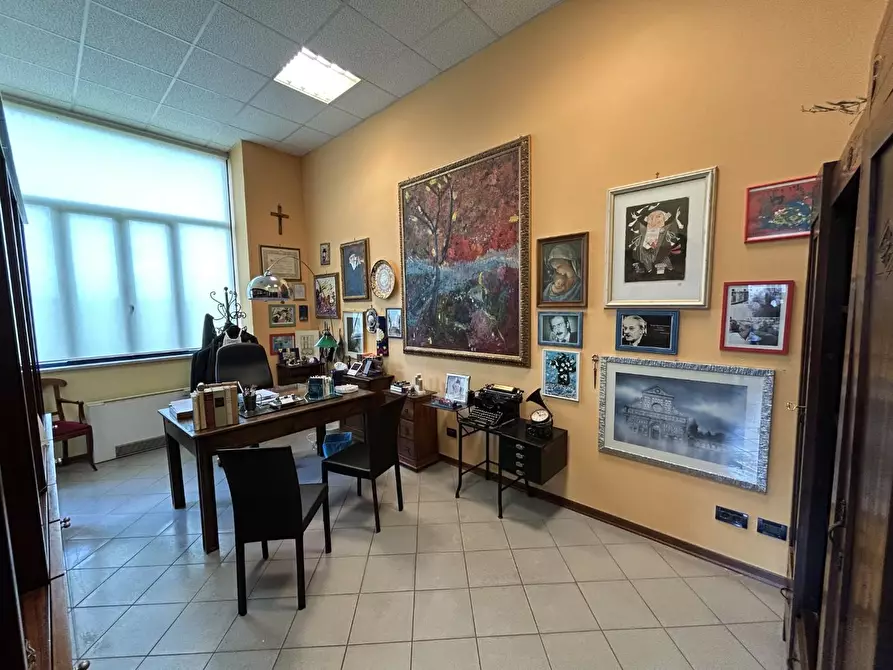 Immagine 15 di Appartamento in vendita  a Siena