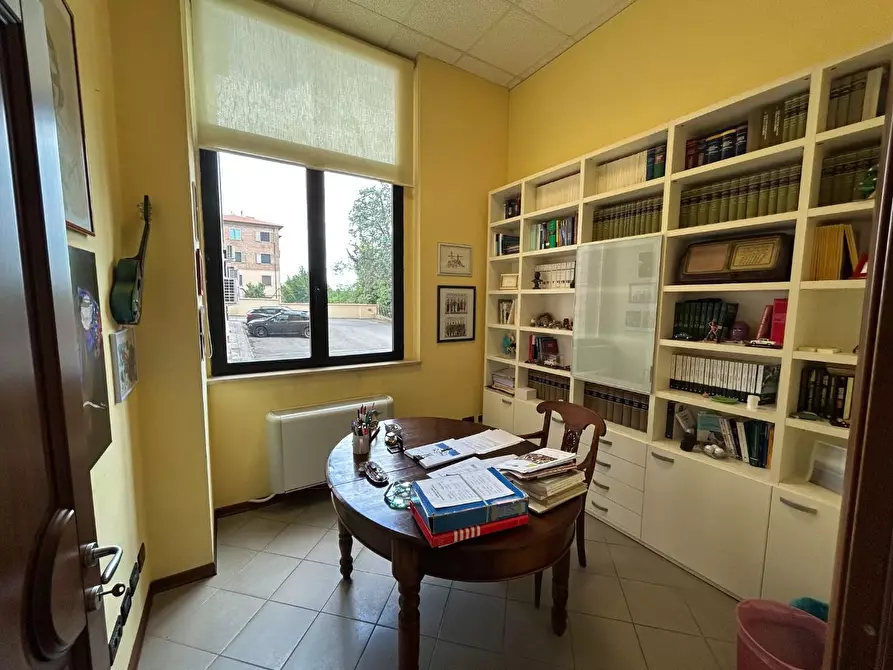 Immagine 7 di Appartamento in vendita  a Siena