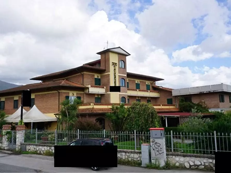 Immagine 2 di Albergo/B&B/Residence in vendita  a Montignoso