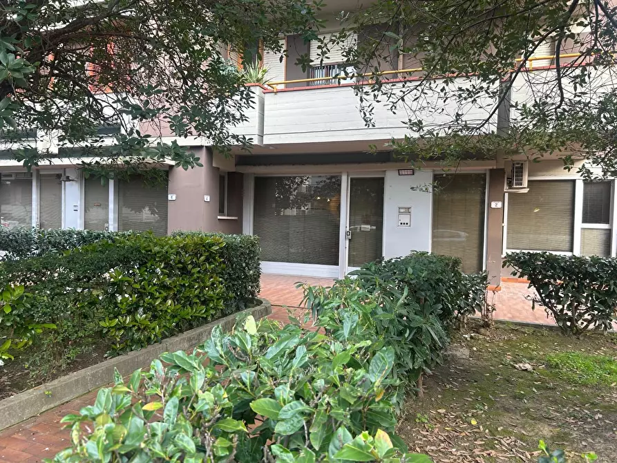 Immagine 16 di Ufficio in vendita  a Empoli