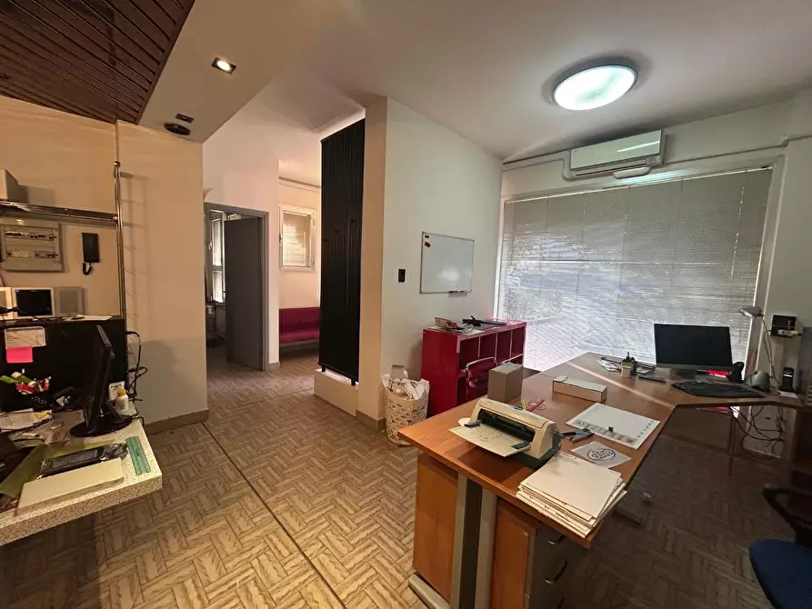 Immagine 8 di Ufficio in vendita  a Empoli