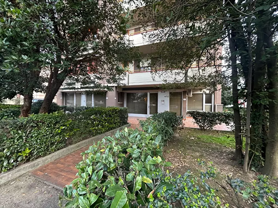 Immagine 15 di Ufficio in vendita  a Empoli