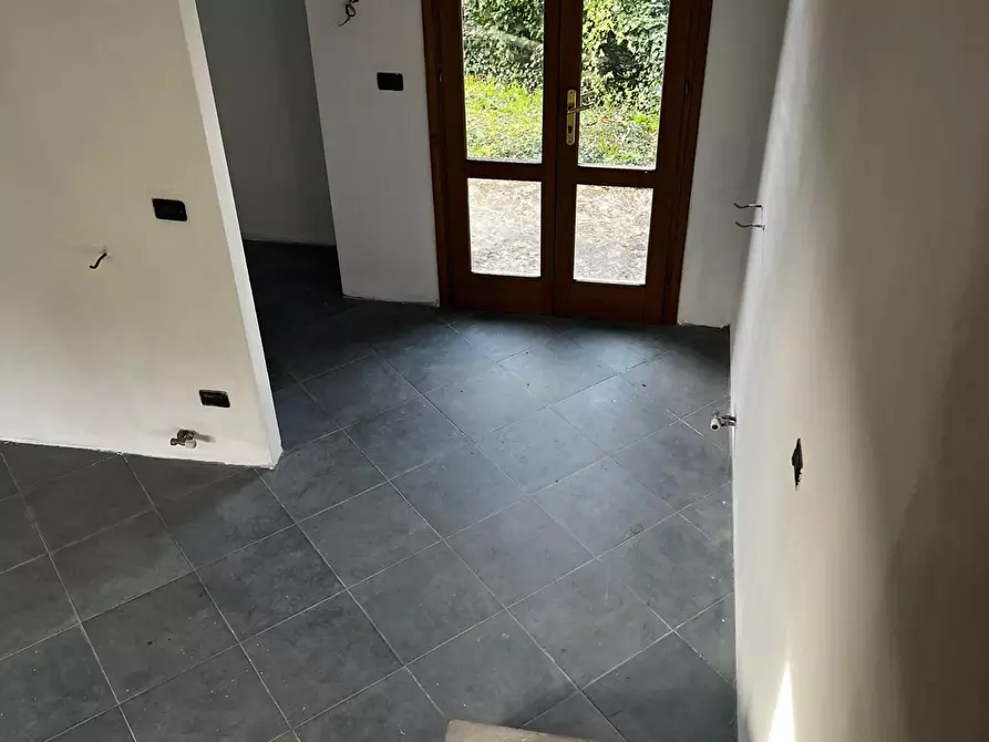 Immagine 5 di Villa in vendita  a San Giuliano Terme