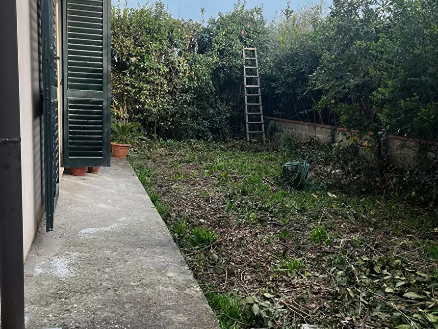 Immagine 2 di Villa in vendita  a San Giuliano Terme