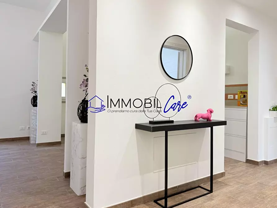 Immagine 29 di Appartamento in vendita  a Livorno