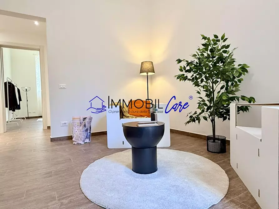 Immagine 17 di Appartamento in vendita  a Livorno