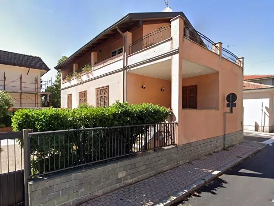 Immagine 1 di Villa in vendita  a Vittuone