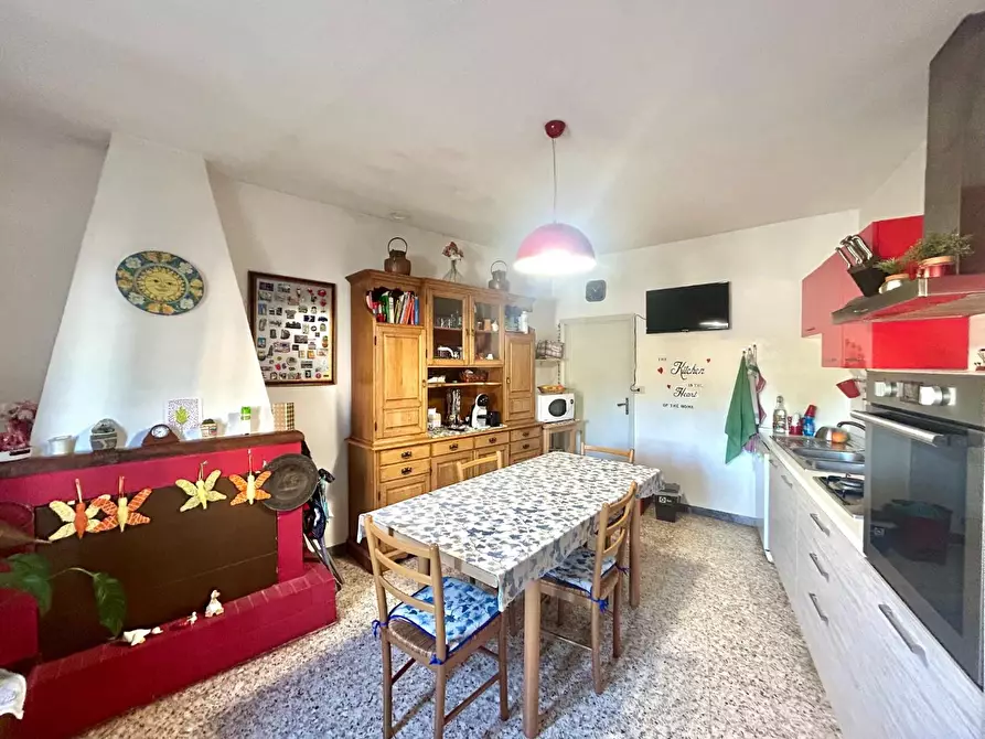 Immagine 3 di Porzione di casa in vendita  a Monteriggioni