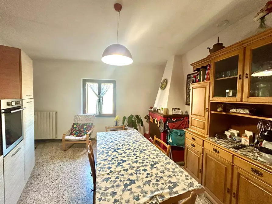 Immagine 2 di Porzione di casa in vendita  a Monteriggioni