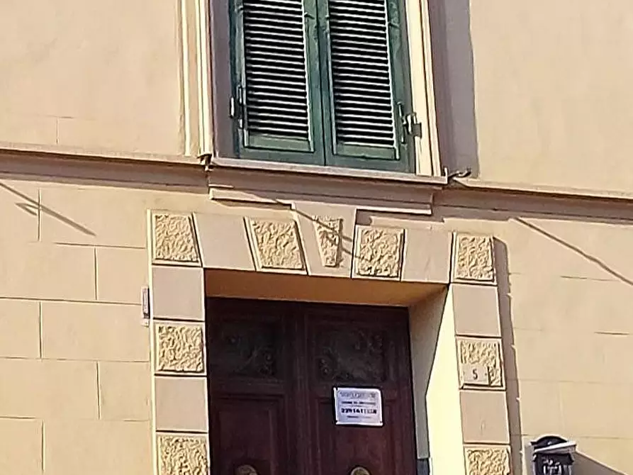 Immagine 2 di Appartamento in vendita  a Massa