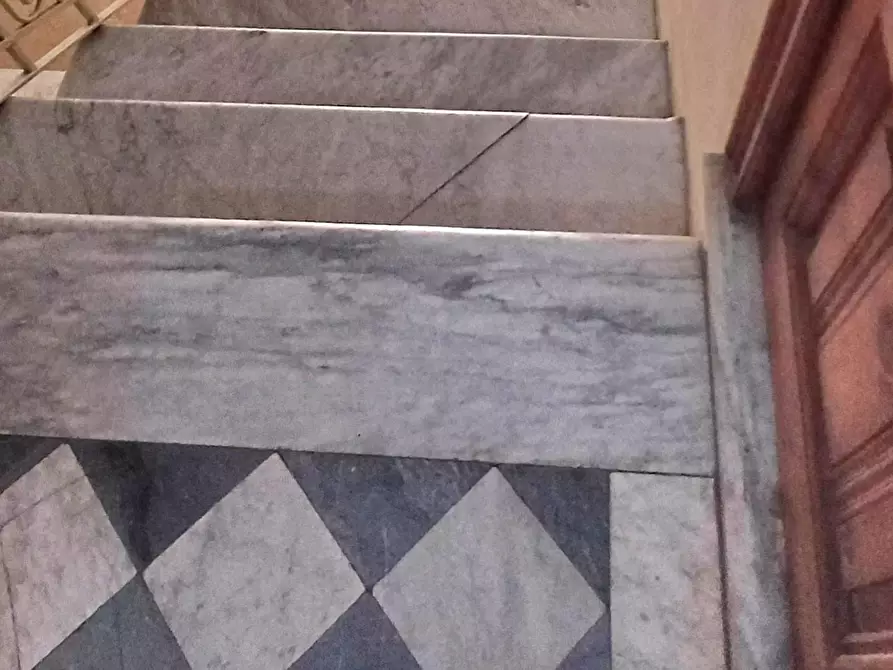 Immagine 11 di Appartamento in vendita  a Massa