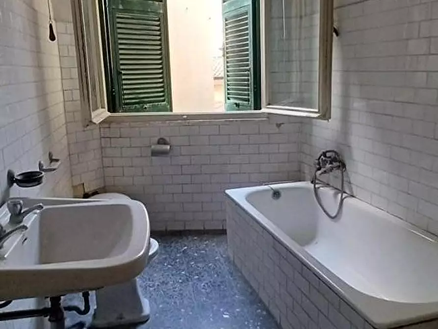 Immagine 6 di Appartamento in vendita  a Massa