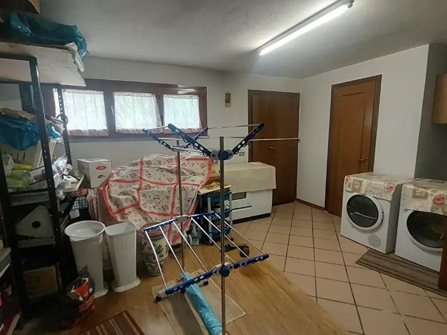 Immagine 25 di Villetta a schiera in vendita  a Calci