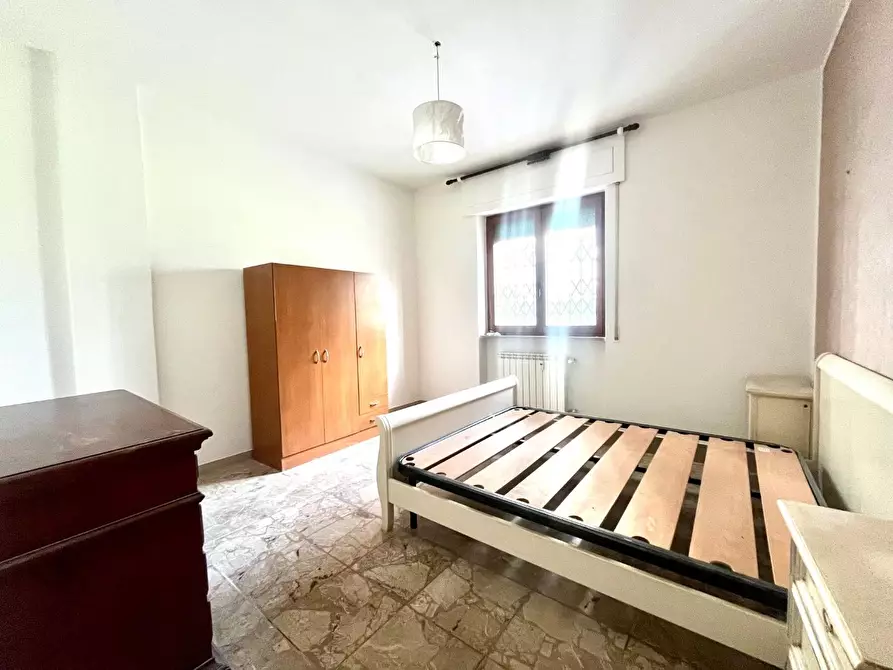 Immagine 9 di Appartamento in vendita  a Massa