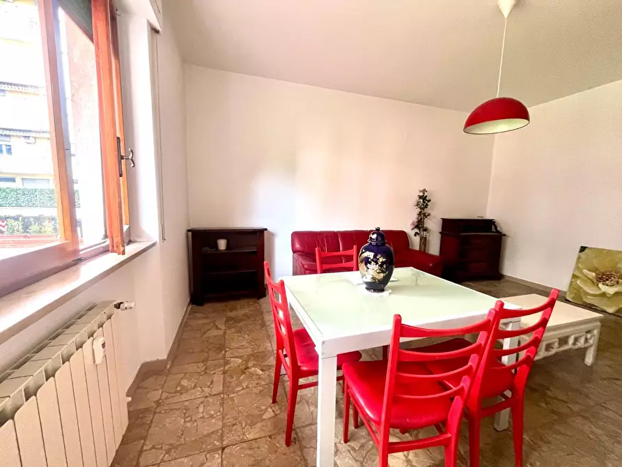 Immagine 2 di Appartamento in vendita  a Massa