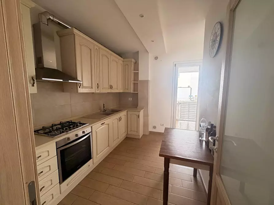 Immagine 4 di Appartamento in vendita  a Viareggio