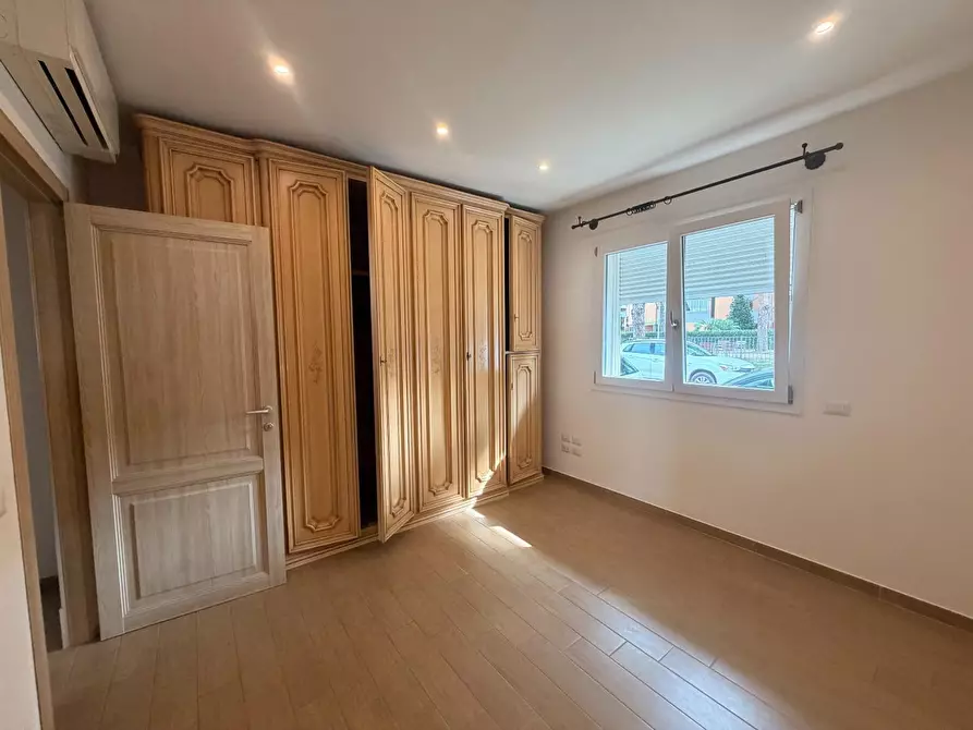 Immagine 14 di Appartamento in vendita  a Viareggio