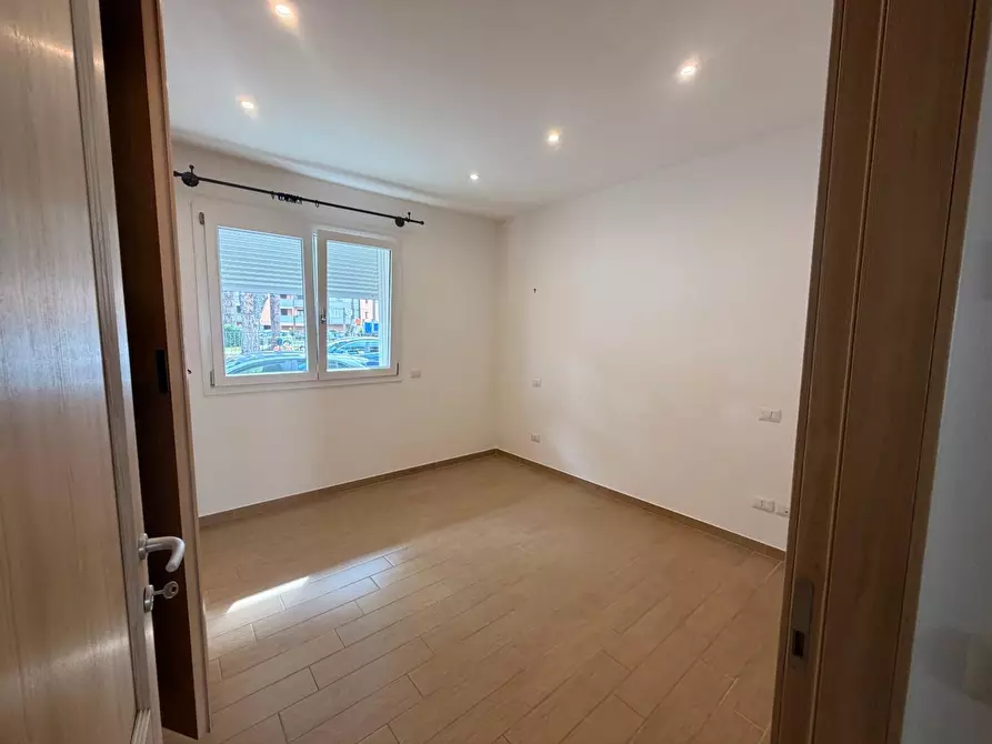 Immagine 7 di Appartamento in vendita  a Viareggio