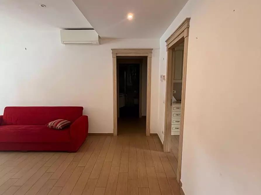 Immagine 3 di Appartamento in vendita  a Viareggio