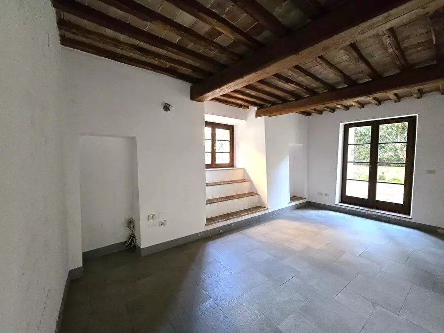 Immagine 7 di Ufficio in vendita  a Colle Di Val D'elsa