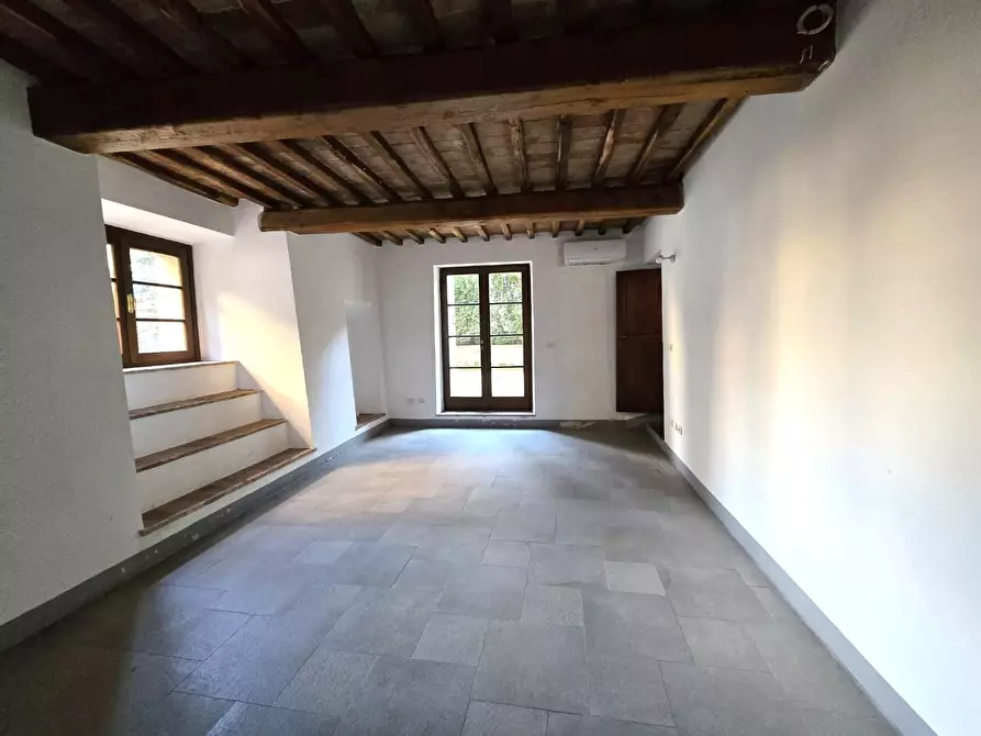 Immagine 10 di Ufficio in vendita  a Colle Di Val D'elsa