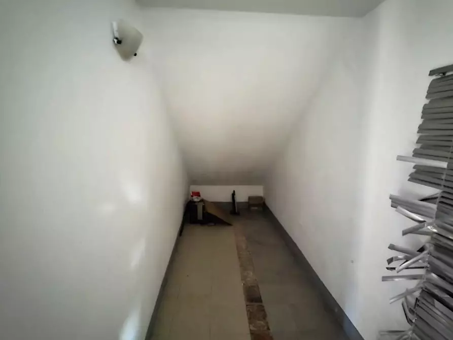 Immagine 8 di Ufficio in vendita  a Colle Di Val D'elsa