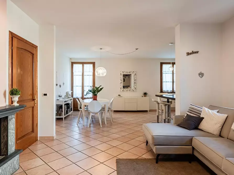 Immagine 2 di Casa trifamiliare in vendita  a Casciana Terme Lari