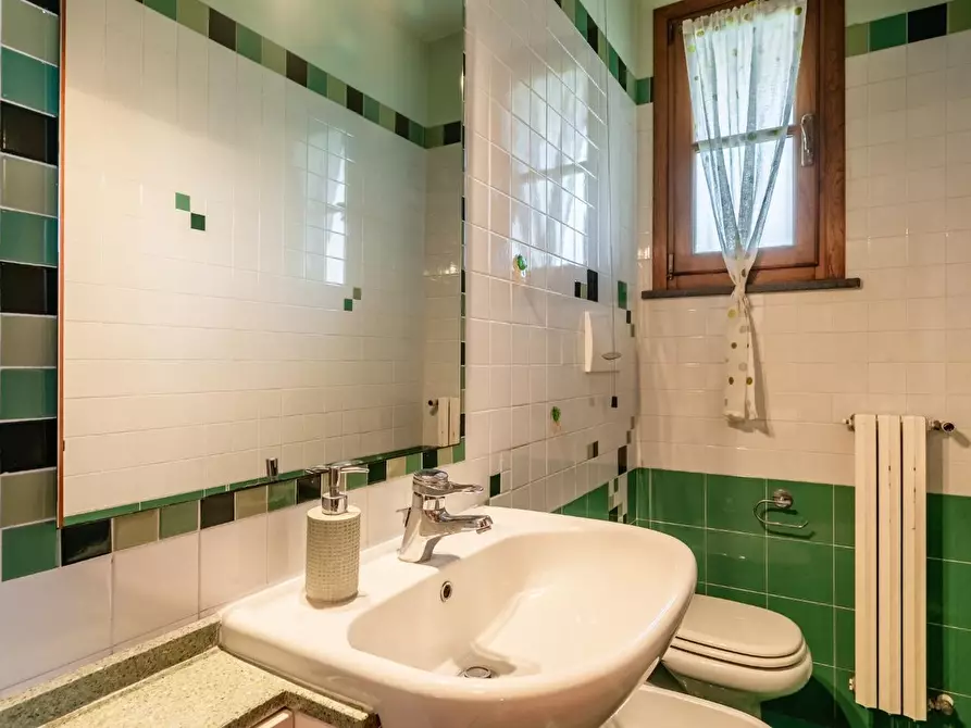 Immagine 9 di Casa trifamiliare in vendita  a Casciana Terme Lari