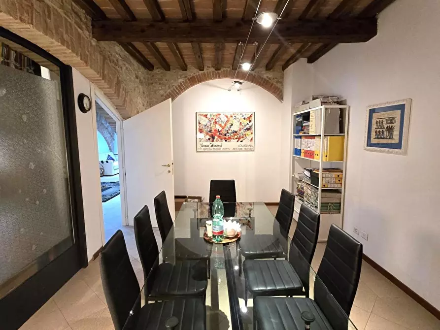 Immagine 4 di Ufficio in vendita  a Colle Di Val D'elsa