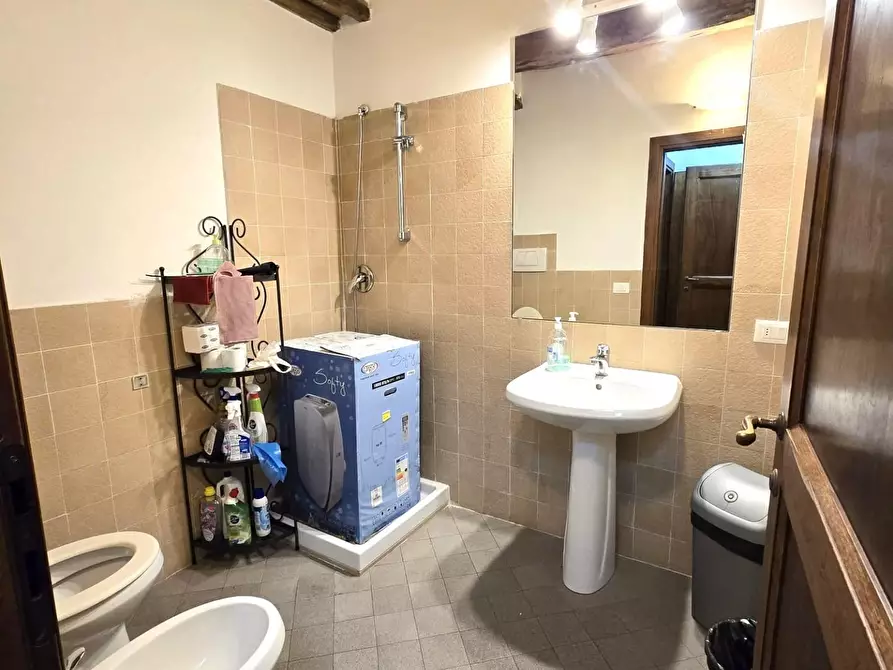 Immagine 11 di Ufficio in vendita  a Colle Di Val D'elsa